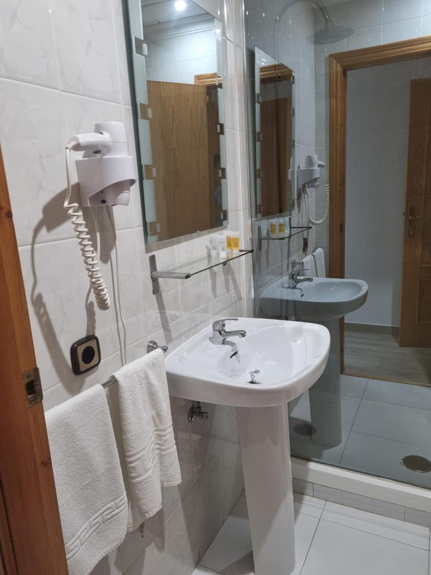 ויאריקוס Hostal Calaverde מראה חיצוני תמונה